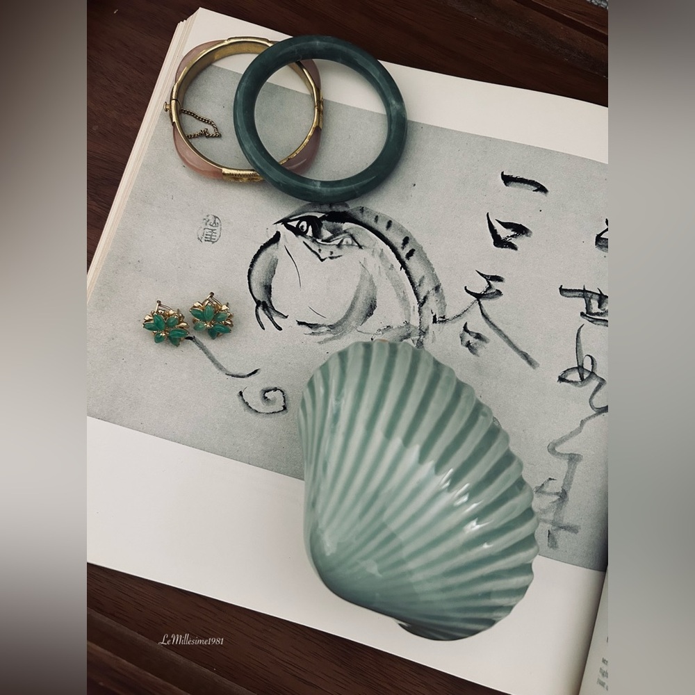 Vintage Serene Celadon Shell Jewelry Box